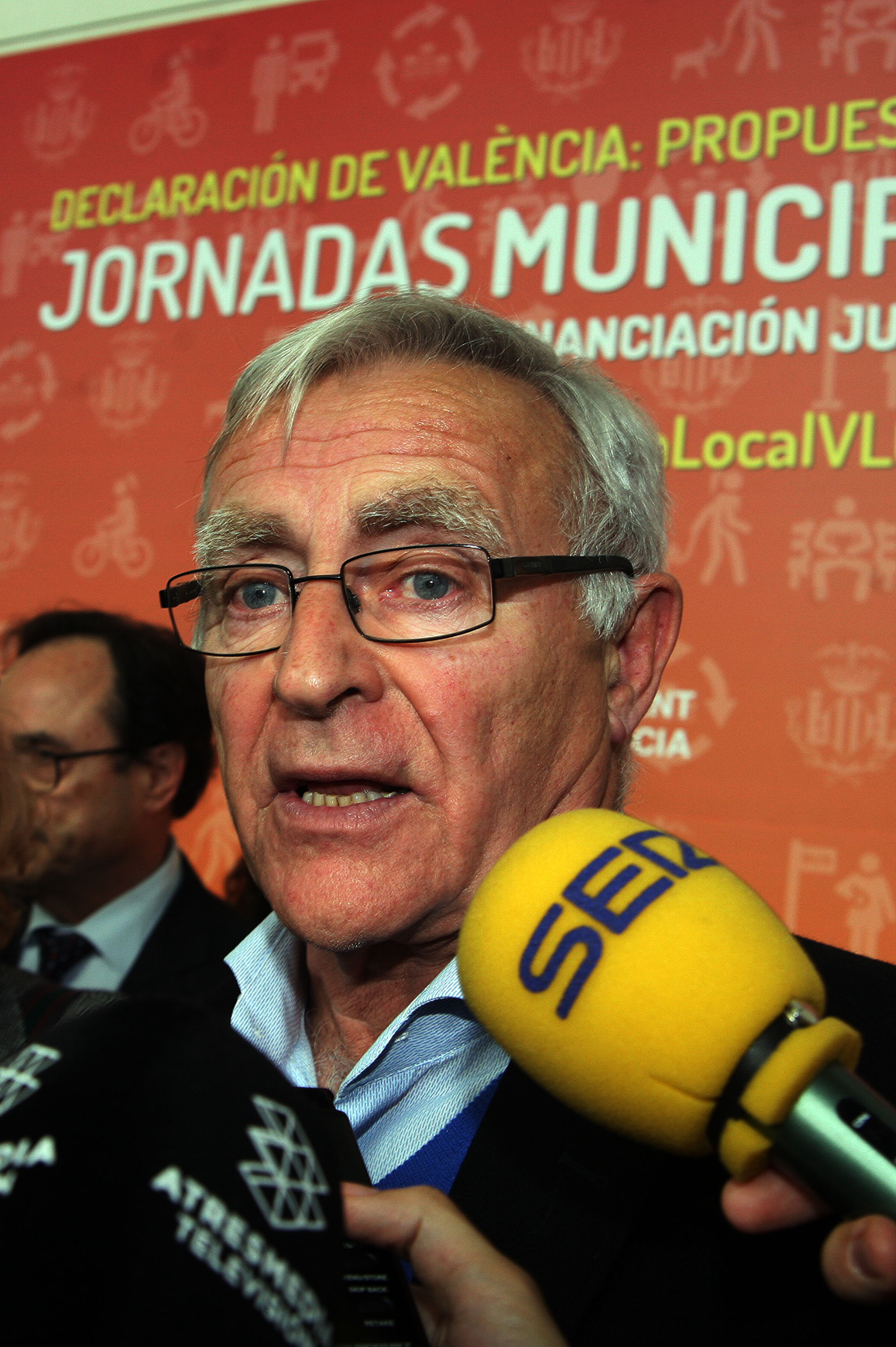 Diversos momentos de la jornada celebrada hoy en Valencia y que ha contado con la participaci&oacute;n de Manuela Carmena